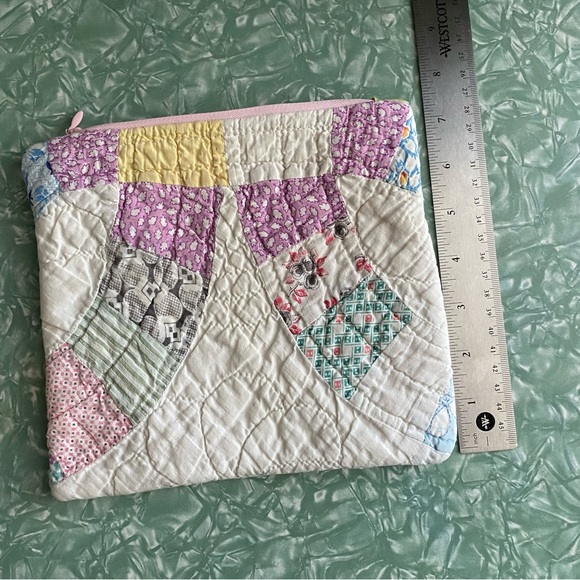 Repurposed Vintage Quilt Catch All Bag - Picture 2 of 5